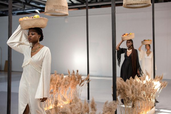 Les accessoires emblématiques des années 70